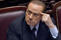 Berlusconi prek facebooka: Ne nasedajte govoricam o mojem odstopu, niso resnične