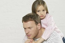 Ne le materino, tudi očetovo mentalno zdravje močno vpliva na depresivnost otrok
