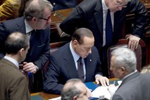 Berlusconi odstopil in ne bo kandidiral