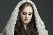 Prehlajena v postelji dobi sms o zaroki bivšega: Tako nastajajo uspešnice Adele