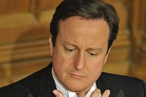 Cameron šibko rast evropskega BDP pripisal pravilom EU; analitiki so napovedali recesijo