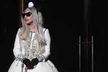 Lady Gaga: "White Christmas'' je prekratka pesem, dodala sem ji verz