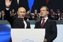 Putinovi vladajoči Enotni Rusiji grozi izguba dvotretjinske večine v dumi
