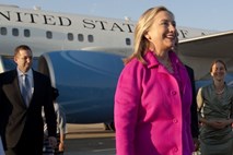 Clintonova začela zgodovinski obisk v Mjanmaru