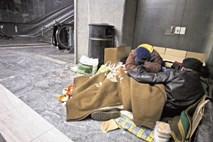 Brez tople postelje vsak dan ostane vsaj 300 brezdomcev