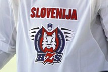Mladi slovenski hokejisti v Nemčiji visoko ugnali tekmece iz Velike Britanije