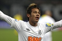 Santos s tremi izjemnimi zadetki gladko napredoval v finale klubskega SP