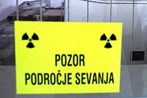 Cariniki v Moskvi zasegli radioaktiven material, namenjen v Teheran