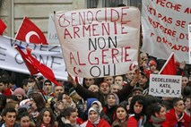 Uresničili grožnje: Turčija prekinja politične in vojaške vezi s Francijo