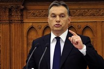 Orban: Centralne banke in regulatorja trga ne bomo združili pred letom 2013
