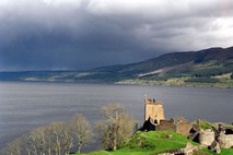 Znanstveniki izmerili vpliv plime in oseke na jezero Loch Ness