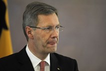Nemška opozicija v primeru Wulffovega odstopa za izvedbo novih volitev