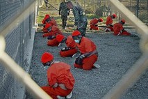 V Guantanamu nič novega: Deset let po odprtju tam še vedno 171 ujetnikov