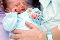 Naravno nergaški: Čeprav je dojenje najboljše, so dojeni novorojenčki bolj razdražljivi