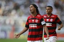 Ronaldinho zagrozil z odhodom iz Flamenga