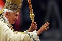 Papež o novodobni komunikaciji: Ne samo govoriti, tudi poslušati je treba