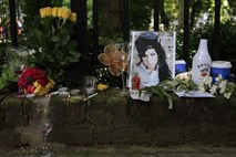 Obdukcija Amy Winehouse neveljavna?