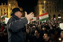 S severa Madžarske se je 50 protestnikov odpravilo na 200-kilometrsko pot proti prestolnici