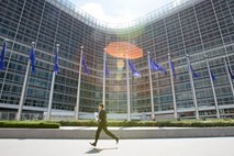 Bruselj predlaga uvedbo statuta evropskih fundacij