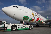Nekaj za oboževalce Hello Kitty: Letalo, na katerem boste zaprrredli od prikupnosti