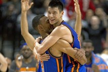 Norija v NBA se nadaljuje: Lin v zadnji sekundi zadel trojko za zmago New Yorka
