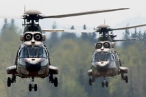 Helikopter slovenske vojske v Črni Gori uspešno izvaja reševalne naloge
