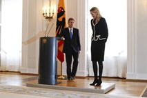 Wulff po odvzemu imunitete odstopil kot predsednik Nemčije