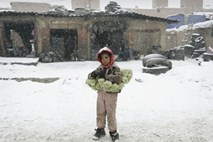 Najhladnejša zima v zadnjih 15 letih: V Afganistanu zaradi mraza umrlo najmanj 40 otrok