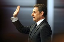 Sarkozy snel rokavice in napadel