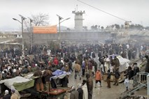 Na tisoče Afganistancev zaradi požiga Koranov še vedno na ulicah