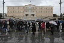 V Atenah in Solunu danes novi protesti zoper dodatne varčevalne ukrepe