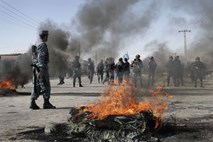 "Smrt Ameriki": Jeza Afganistancev zaradi sežiganja Koranov ne pojenja