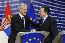 Vrh EU o rasti in Srbiji; v petek podpis fiskalnega pakta
