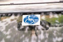 Invalidnost brez statusa