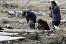 Japonsko prizadel potres magnitude 6,8, obalo že dosegel manjši cunami