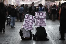 Papademos: Grčija do gospodarske rasti v manj kot dveh letih