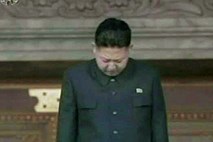 Severna Koreja stoti dan žaluje za Kim Jong Ilom in se pripravlja na sporno izstrelitev