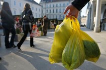 Bo evropski parlament prepovedal brezplačne plastične vrečke?