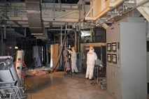 Reaktor v Fukušimi: Stopnja radioaktivnosti desetkrat višja od smrtonosne