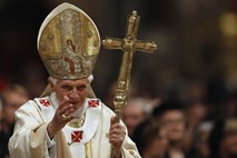 Papež ob darovanju slovesne velikonočne maše pozval k verski strpnosti in miru