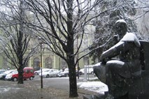 April povsem aprilski: Po Sloveniji sneži, jutri nevarnost slane in pozebe