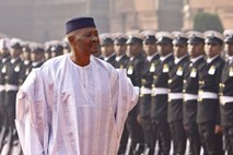 Malijski predsednik je tudi uradno odstopil s položaja