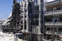 Sirska vojska pred prihodom opazovalcev ZN obstreljuje Homs