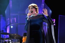 Nagradna igra: Podelili smo dva "unplugged" albuma Florence + The Machine