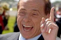 Berlusconi Ruby obljubili gore denarja, če se naredi noro