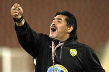 Maradona zahteva več denarja za okrepitve, drugače bo zapustil Al Wasl