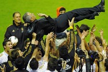 Veliko slavje Reala: Mourinho poletel v zrak, Ronaldo pa je kazal “bosanski grb“