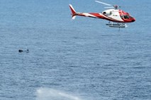 Helikopter s 16 potniki strmoglavil v Severno morje, rešeni vsi