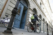 Javni holding Ljubljana lani s šestimi milijoni evrov izgube