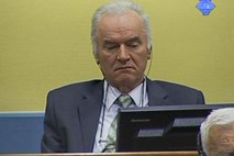 Tožilci krivi za preložitev sojenja generalu Mladiću